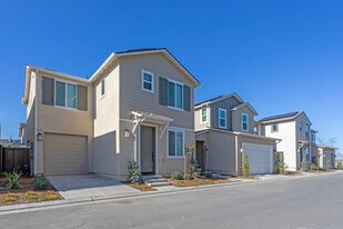 Tesoro Viejo in Madera, CA - Building Photo