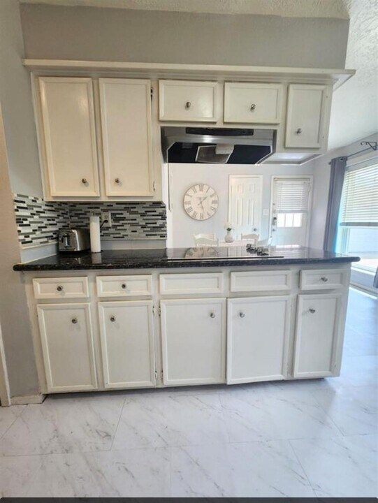 11303 Olympia Dr in Houston, TX - Foto de edificio