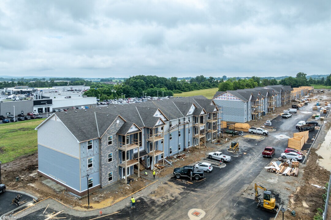 2750 N Columbus St in Lancaster, OH - Building Photo