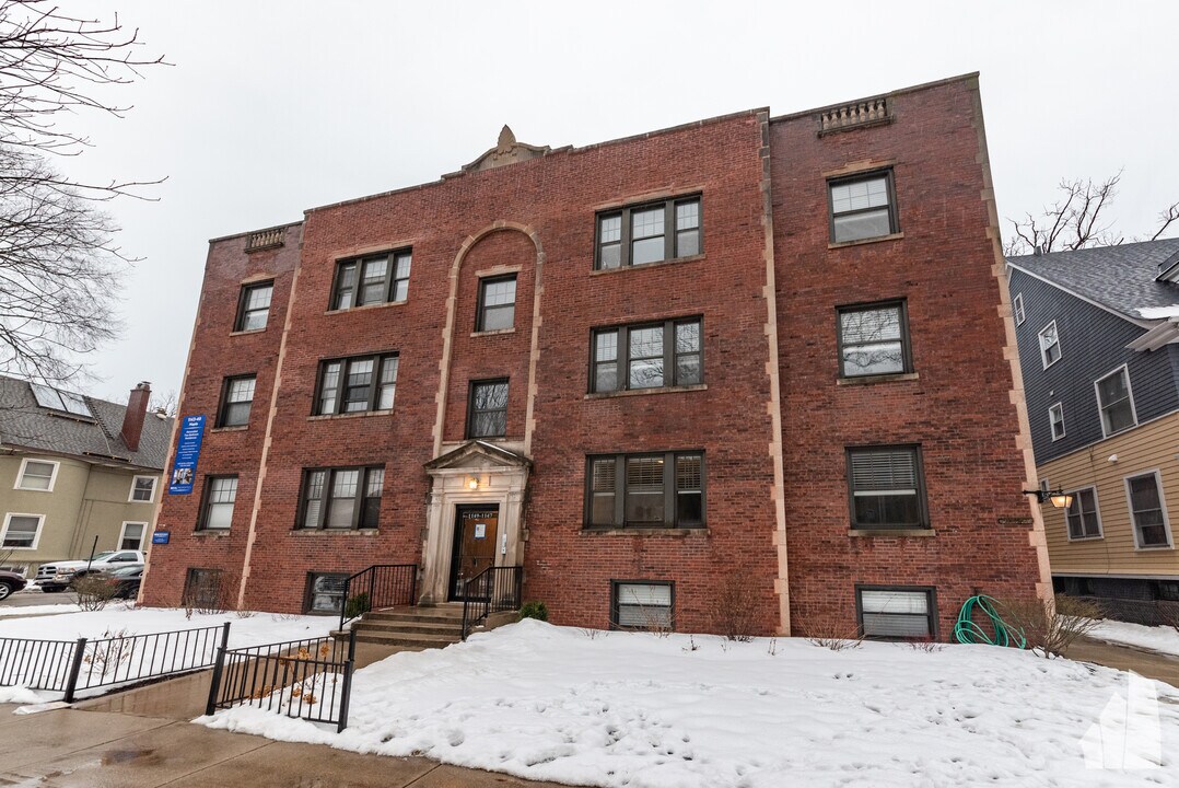 1143 Maple Ave in Evanston, IL - Building Photo