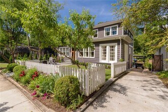 2406 Glenwood Dr NE in Atlanta, GA - Building Photo - Building Photo