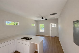 549 N Peter St in Athens, GA - Building Photo - Building Photo