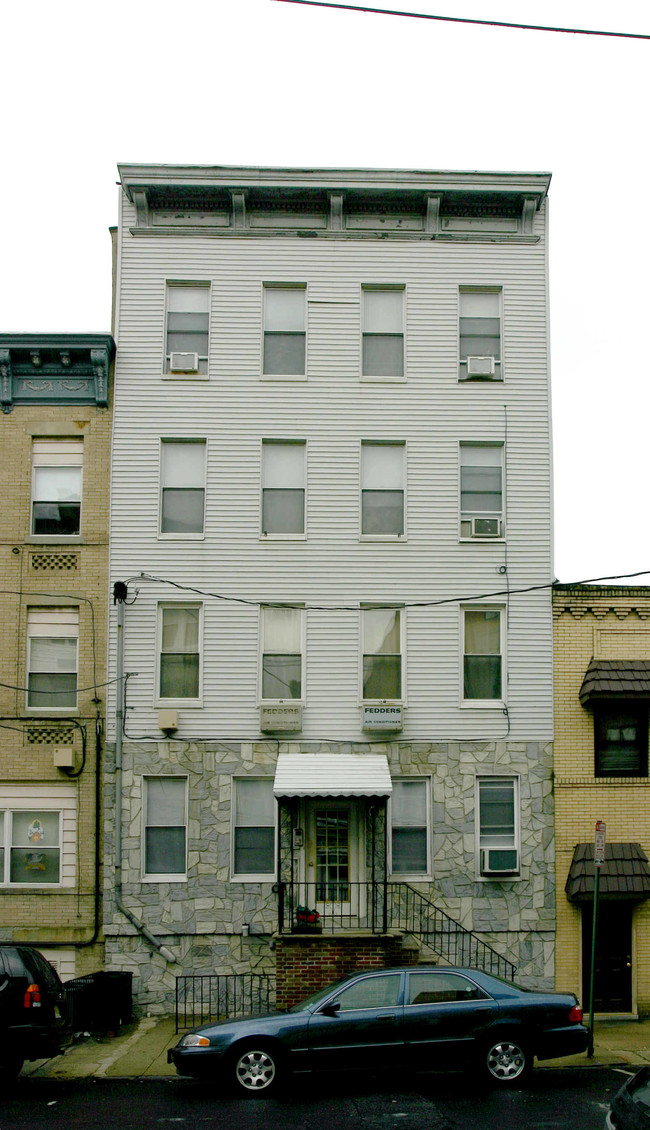 710 Jefferson St in Hoboken, NJ - Building Photo - Building Photo