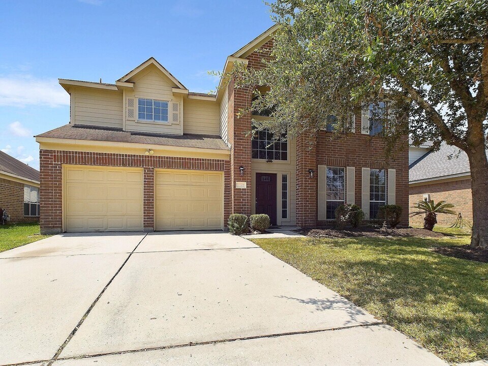 17107 Dawn Shadows Dr in Atascocita, TX - Building Photo
