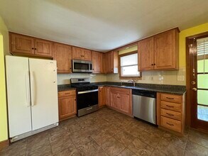 7 Lee St in Walpole, MA - Building Photo - Building Photo