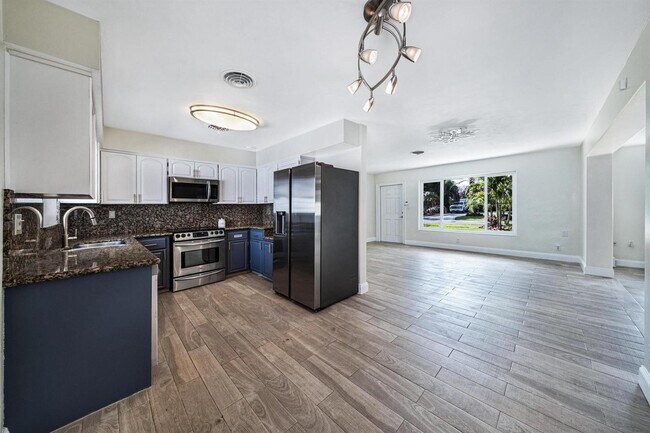 2611 NE 16th St in Pompano Beach, FL - Building Photo - Building Photo