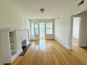 2659 N Saint Louis Ave, Unit 1 in Chicago, IL - Building Photo - Building Photo