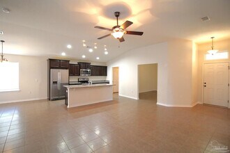 5621 Peach Dr in Milton, FL - Building Photo - Building Photo