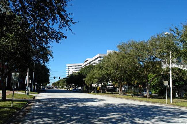 The Beacon On Third in St. Petersburg, FL - Building Photo - Building Photo