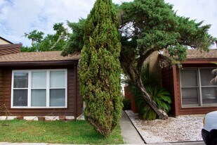 1561 Arcadia Dr in Jacksonville, FL - Building Photo