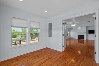 180 Grove Rd in Kemah, TX - Building Photo - Building Photo