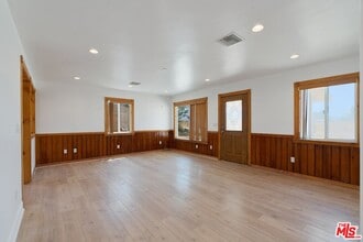 42104 6th St E in Lancaster, CA - Building Photo - Building Photo