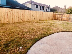 2510 Carriage Ln in Stafford, TX - Building Photo - Building Photo