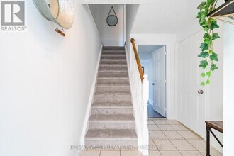 220 Ormond Dr in Oshawa, ON - Building Photo - Building Photo