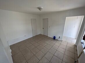 1944 Taylor St in Hollywood, FL - Building Photo - Building Photo