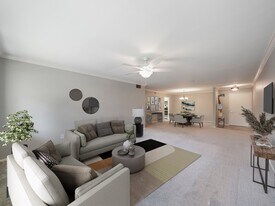 656 S Ripple Creek Dr in Houston, TX - Building Photo