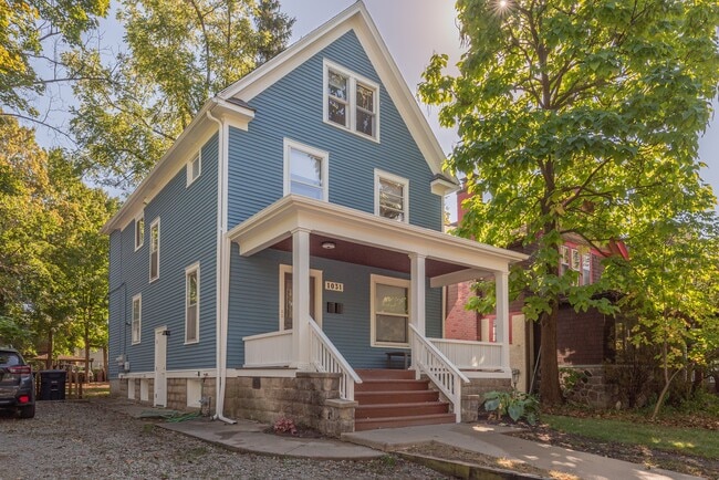 1031 S Forest Ave in Ann Arbor, MI - Building Photo - Building Photo