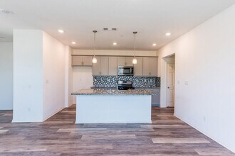 27638 Sawtooth Ln in Santa Clarita, CA - Building Photo - Building Photo