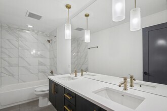 1242 W Huron St in Chicago, IL - Building Photo - Building Photo