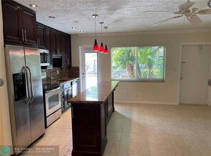 2110 NE 39th St in Fort Lauderdale, FL - Building Photo - Building Photo