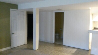 702 Plum St SW, Unit 1 in Vienna, VA - Building Photo - Building Photo