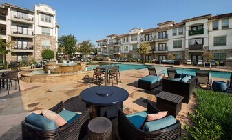 Villaggio in Mansfield, TX - Building Photo