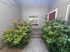 4860 Lakeside Dr in Reno, NV - Building Photo - Building Photo
