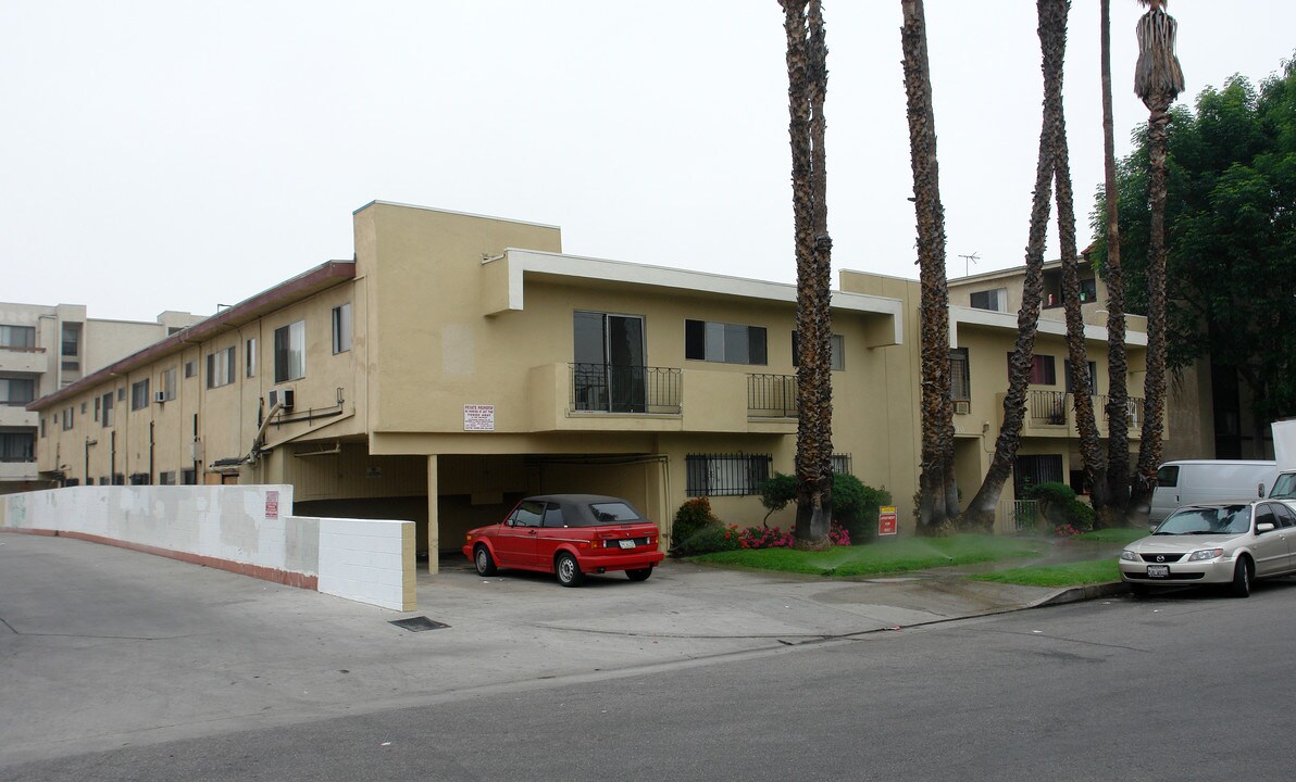 Cedros Apartments in Panorama City, CA - Building Photo