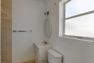 160 S Shore Dr in Miami Beach, FL - Foto de edificio - Interior Photo