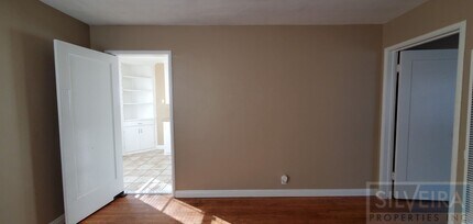 300 W Chapel St in Santa Maria, CA - Building Photo - Building Photo