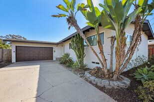 4202 Dakota Dr in San Diego, CA - Building Photo