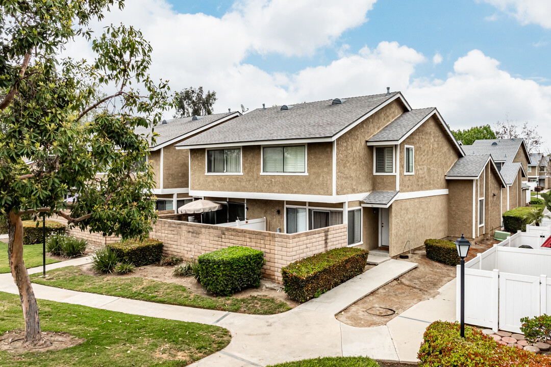 Magnolia Terrace in Ontario, CA - Building Photo