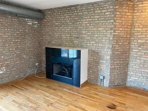 1223 W Greenleaf Ave, Unit #3N in Chicago, IL - Building Photo - Building Photo