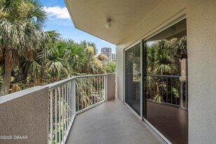 3 Oceans W Blvd, Unit 2D5 in Daytona Beach, FL - Building Photo