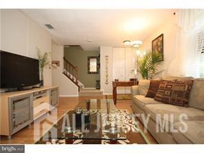 34 Beechwood Ct in Monmouth Junction, NJ - Building Photo - Building Photo