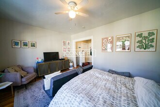 11 Gray St, Unit 12 in Cambridge, MA - Building Photo - Building Photo