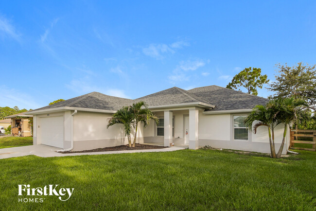 14210 Roof St in Ft. Myers, FL - Building Photo - Building Photo