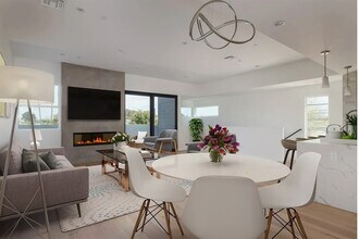617 Aviation Way, Unit 617 in Manhattan Beach, CA - Building Photo - Building Photo