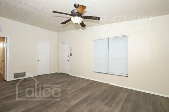 6024 Oakcrest Cir in Orlando, FL - Building Photo - Building Photo