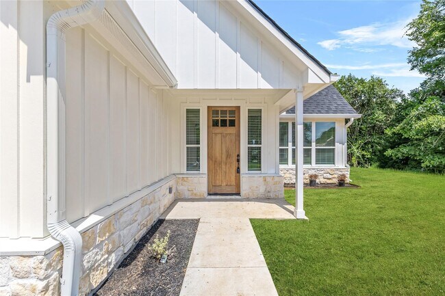 2398 Valley Dr in Brenham, TX - Building Photo - Building Photo