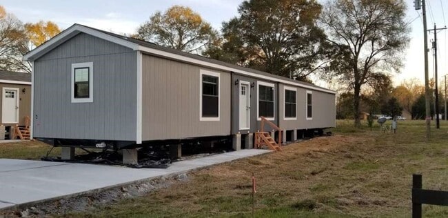 property at 4 Laurel Ct