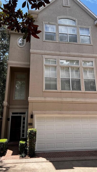 2218 Bancroft Ln in Houston, TX - Foto de edificio