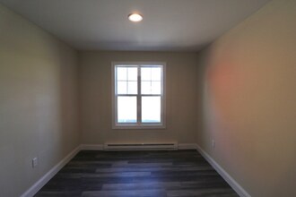 120 Sans Dr in Henryville, PA - Building Photo - Building Photo