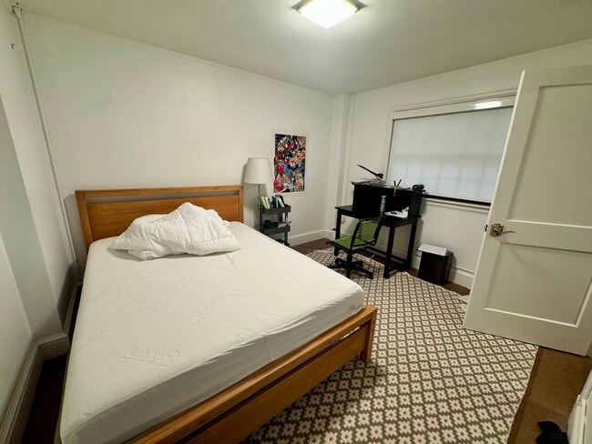 1137 Massachusetts Ave, Unit 506 in Cambridge, MA - Foto de edificio - Building Photo