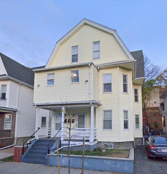 13 Pennsylvania Ave Rentals in Somerville, MA