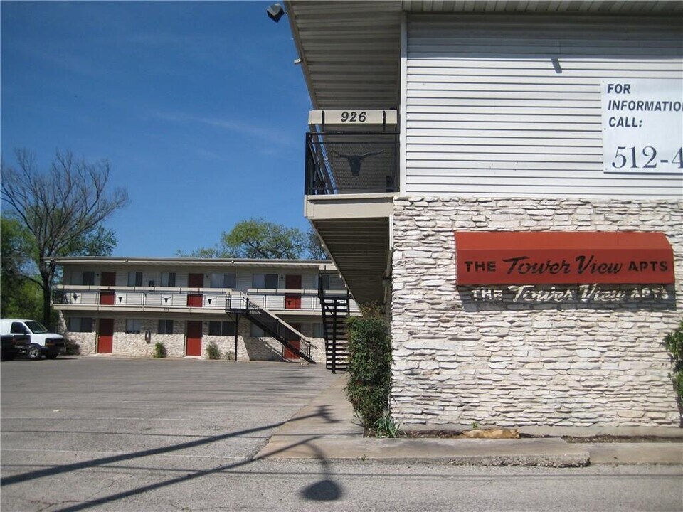 926 E Dean Keeton St in Austin, TX - Building Photo