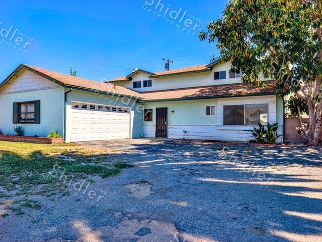 5935 Newcomb St in San Bernardino, CA - Building Photo - Building Photo
