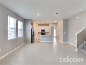 743 Honeyrock St in Debary, FL - Foto de edificio - Building Photo