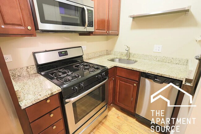 4903 N Hoyne Ave, Unit N3 in Chicago, IL - Building Photo - Building Photo