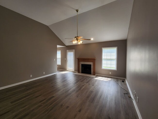 163 Appellate Ct in Clarksville, TN - Building Photo - Building Photo